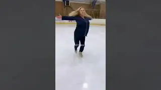 Анна Семенович импровизирует на льду ⛸⛸