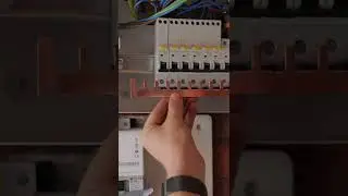It's always good to DOUBLE CHECK! Incorrect busbar installation 😮 