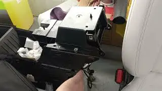 Tesla Model X как снять консоль