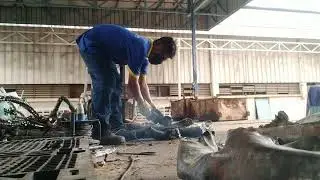 Potong dan buka kabel untuk ambil tembaga