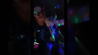 Тимофей 2,5 года поёт песню Конь