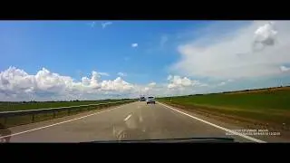 Увернулся от грузовика со встречки.