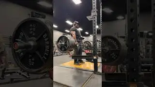 I wonder what the average rack pull weight is 🤔