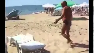 Девушке досталось от бешенного папаши, выкинул комп в воду!