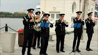 песня "А я иду, шагаю по Москве" - военный оркестр моряков