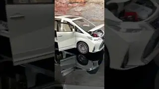 1:24 Lexus LM300 Alloy Pull Back Car Model with Light & Sound - Openable Doors, White #LexusLM300