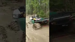 Квадромонстр едет.Уазы курят.🤣🤣🤣🤣🤣