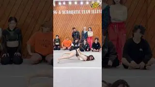 손 안쓰고 일어나기⁉️😱 Handcuff Challenge