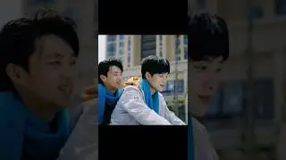 Wu Bi slowed his car when he saw Su yi chasing him 