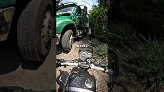 Байкера подрезал Мусоровоз😂