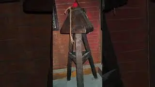 Орудие для пыток и казни, стул иуды или колыбель иуды.