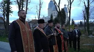Великий парастас на старому цвинтарі у Надвірній