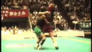 1991年全国武术散打擂台赛 男子56kg ——（—）VS 邹国俊（陕西）