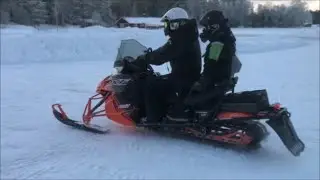 Max med uteliv, skoterpremiär, jullov & målat tavla