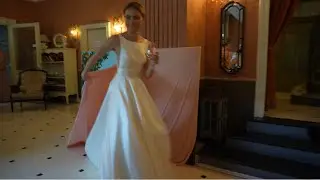 Lake Como | Wedding present unveiling | bride’s surprise oil painting masterpiece