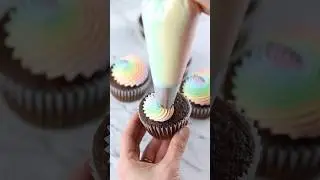 Rainbow Swirl Cupcakes! 🧁 