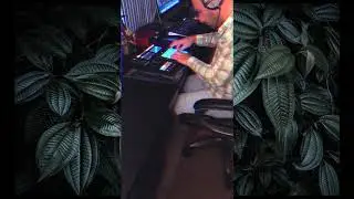 Ambient Drone Music Freestyle #7 on Native Instruments Maschine