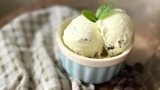 Mint chocolate chip ice cream ~ recipe