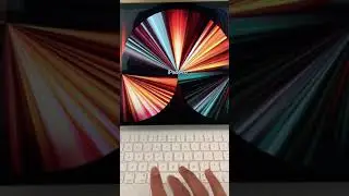 Smart Keyboard vs. Magic Keyboard Typing Test!