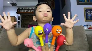 Caca bermain tebak warna balon dan bernyanyi finger family song