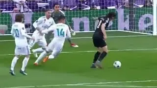Casemiro Amazing Block vs Cavani
