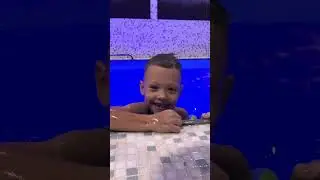 Это видеоблог. Снял самый дорогой номер в сауне.