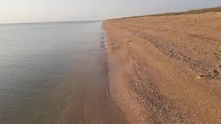 Арабатская стрелка, Стрелковое, Валок 2021. Пляж. Утро. Море отдыхает.