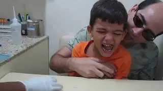 Laughing Situation of a Child Afraid of Needles |  Viral Ordusu