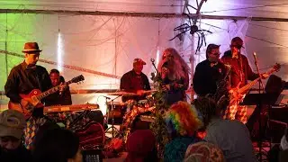Beebs And Her Money Makers - Halloween 2018