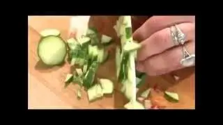 Правильно режем огурец