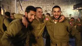 חיילי נצח יהודה בטקס ההשבעה ברחבת הכותל המערבי