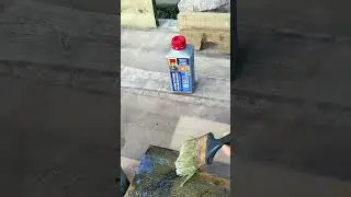 Покрываю антисептиком доски для погреба 🖌 #стройхак