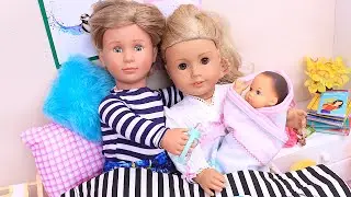 Dolls family waiting for the Newborn baby! Play Dolls preparation routines