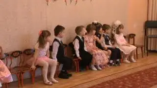 Настоящая болельщица!!! Вот так надо болеть за своих)) Смотреть до конца!!!