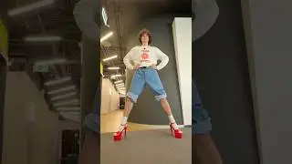 Sergeevich walks better in heels than models 🤣✋🏼 A top model in Skufian style in the office 💖