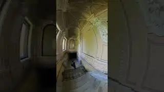 Парадная лестница особняка кожевенных мастеров Брусницыных в Санкт-Петербурге