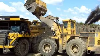 CAT Power at Work - Caterpillar 992C Loading 777F's