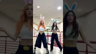 Somi doing #gold_challenge with Umji #explorepage 🌟