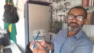 Microondas faiscando e dando estalos dentro da cavidade