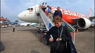 WE ARE FLYING TO BALI 🇮🇩 FROM SINGAPORE. AIR ASIA. LUGGAGE, PLANES, MEALS, TAXI, CHECK-IN AT THE ...