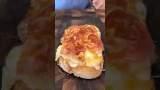 HOW TO MAKE: Crostone with honey, pancetta, and pecorino #shorts