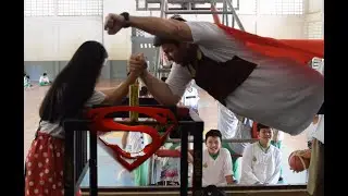 Superman arm-wrestling fight / When Minnie Mouse says: 
