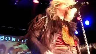 Rubix Kube singing 