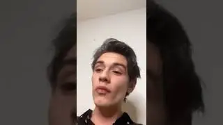 Louis  Partridge ( live )