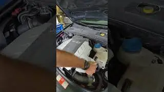 Audi A6 C6 2.7TDI AGR-Kühler undicht!! #Audi #automobile #leak #mechanic