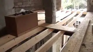 Soalho em Pinho - Traves de Madeira