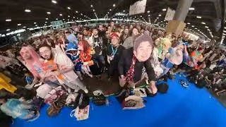We do the holotori dance at hololive booth at japan expo 2024