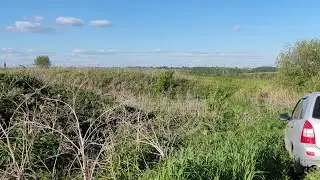 Металлокоп на ферме с китайским металлоискателем TIANXUN TX-850