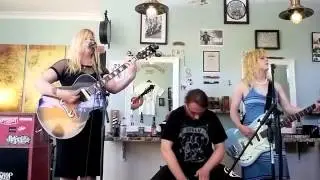 Steam HD Acoustic Sessions #4- Honey ' I wish I was a Gibson Girl'