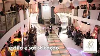 Escada e passarela iluminadas...